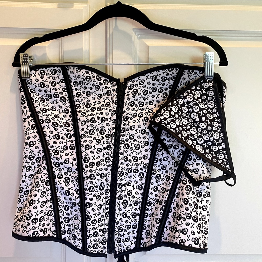 XL Corset and thong